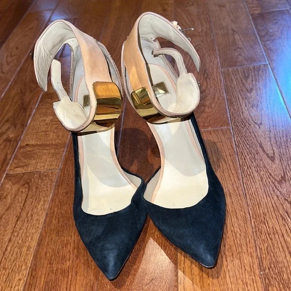 Marciano  Arlene Pump with Ankle Strap Sz 6 - Picture 3 of 12